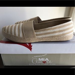 MiaAmore Flats with Memory Foam Size 8